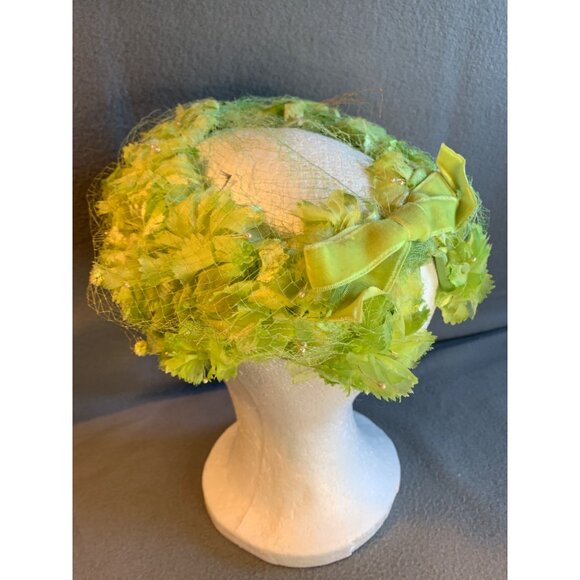 Ladies Light Green Flower and Velvet Bow Hat Union Made Vintage - Picture 3 of 9